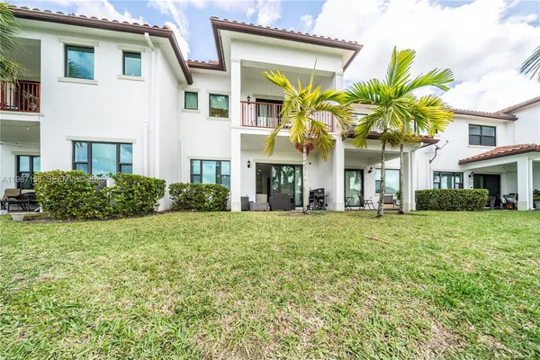 $4,000 | 11674 Southwest 13th Lane, Unit 1674, Pembroke Pines, FL 33025