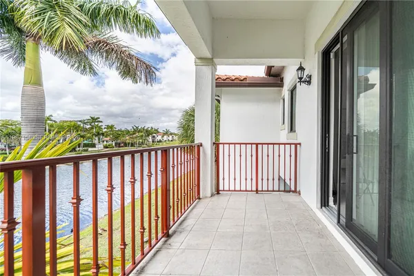 $4,000 | 11674 Southwest 13th Lane, Unit 1674, Pembroke Pines, FL 33025