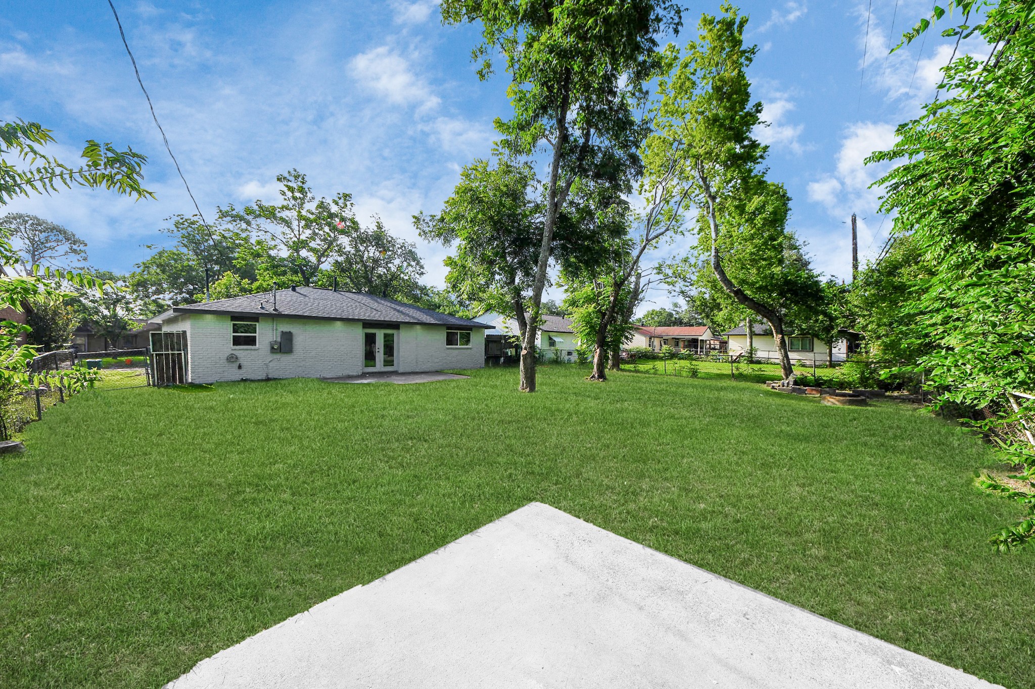 15318 Corsair Road Houston, TX 77053 - Photo 21 of 23 a front view of a house with garden