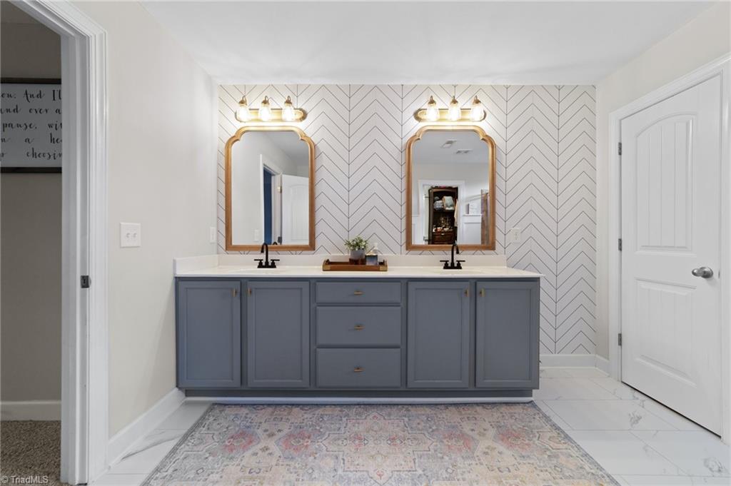 2358 Birch View Drive High Point, NC 27265 - Photo 16 of 31 Primary bath