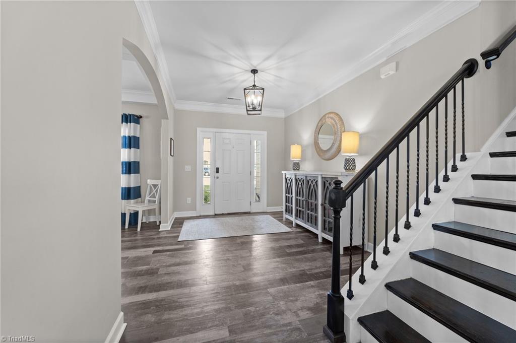 2358 Birch View Drive High Point, NC 27265 - Photo 3 of 31 Foyer