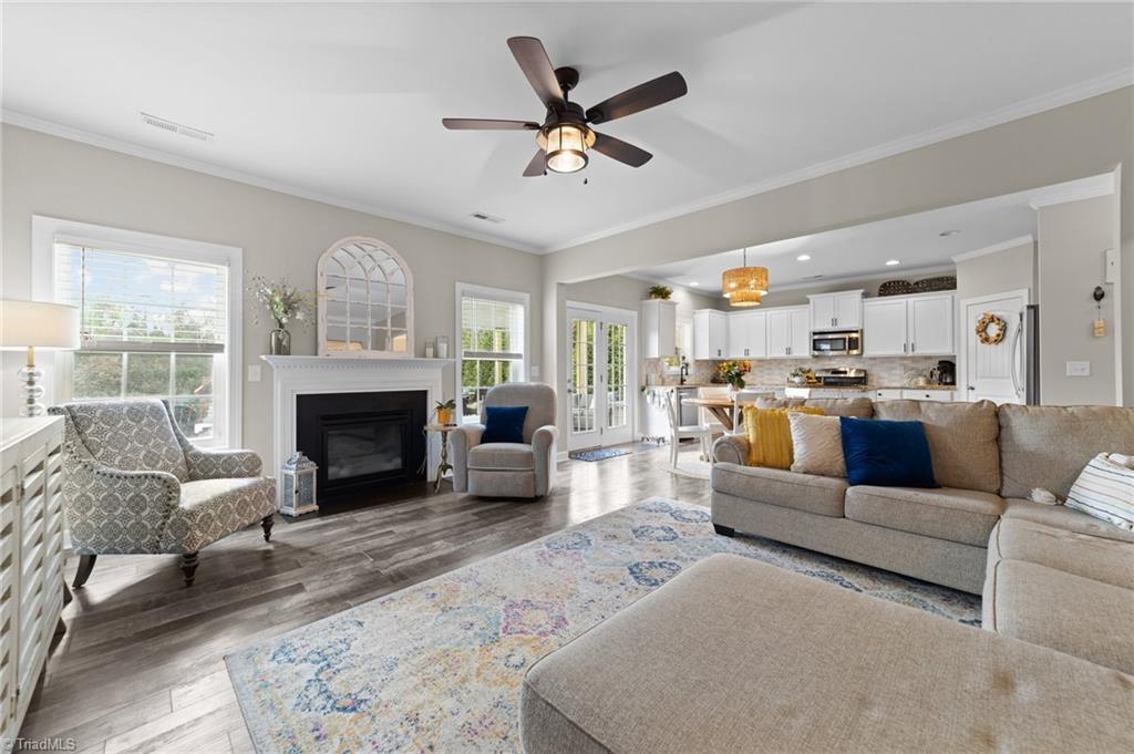 2358 Birch View Drive High Point, NC 27265 - Photo 8 of 31 Great Room