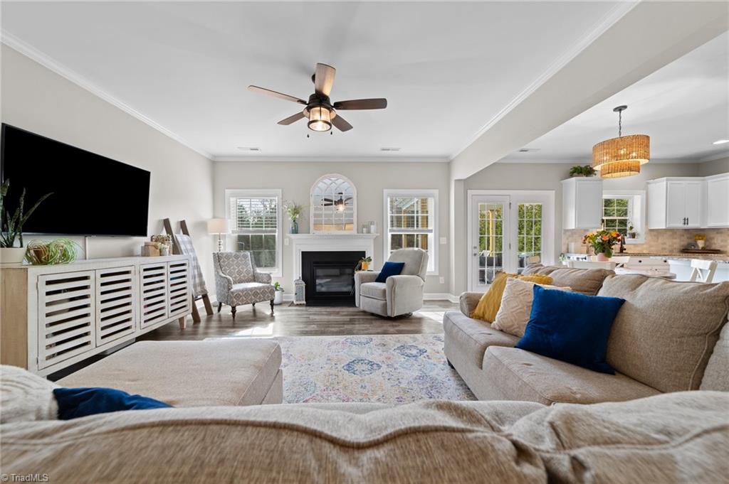 2358 Birch View Drive High Point, NC 27265 - Photo 9 of 31 Great Room