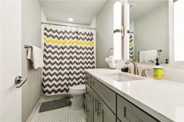 $2,500 | 900 Bartholomew Street, Unit 419, New Orleans, LA 70117