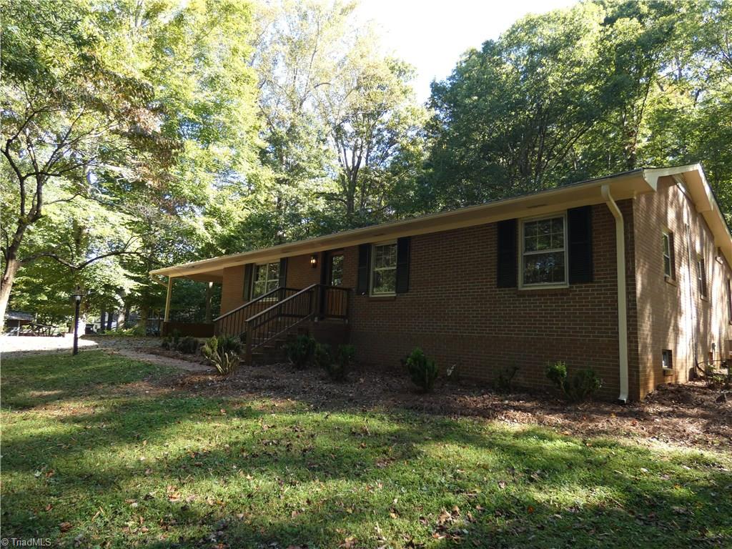 5719 Enfield Road Pfafftown, NC 27040 - Photo 2 of 31 Gallery Image 2