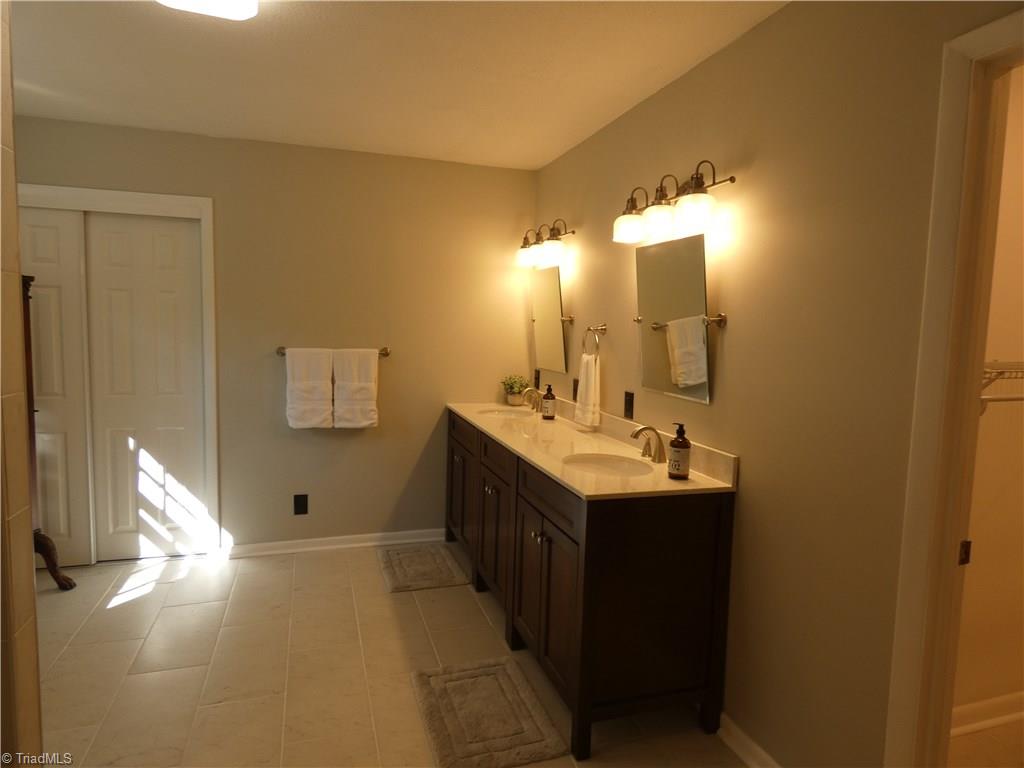 5719 Enfield Road Pfafftown, NC 27040 - Photo 15 of 31 Gallery Image 15