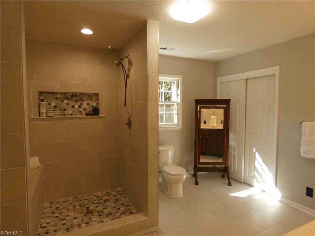 5719 Enfield Road Pfafftown, NC 27040 - Photo 16 of 31 Gallery Image 16