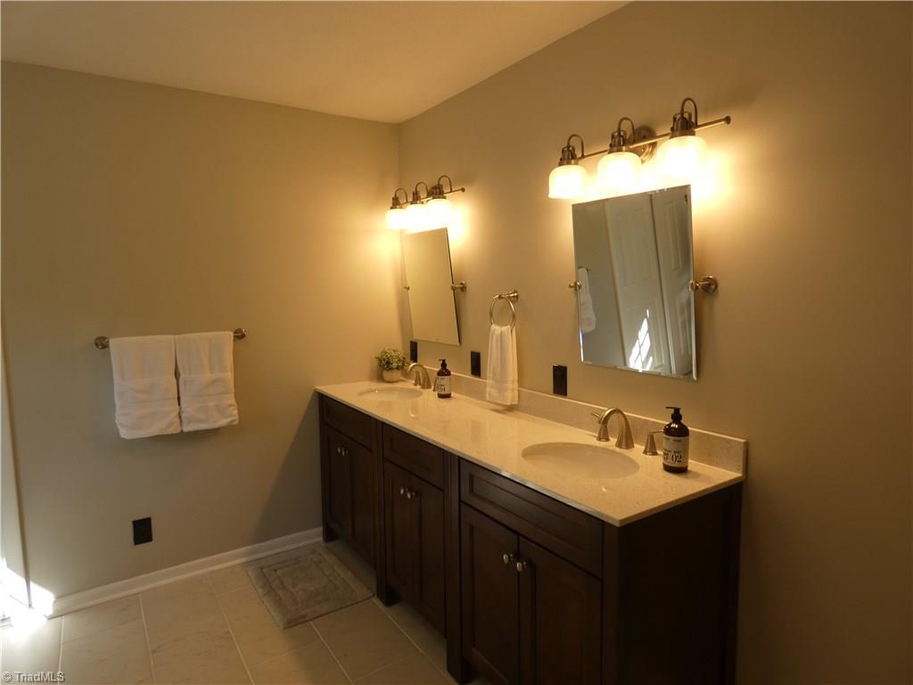 5719 Enfield Road Pfafftown, NC 27040 - Photo 17 of 31 Gallery Image 17