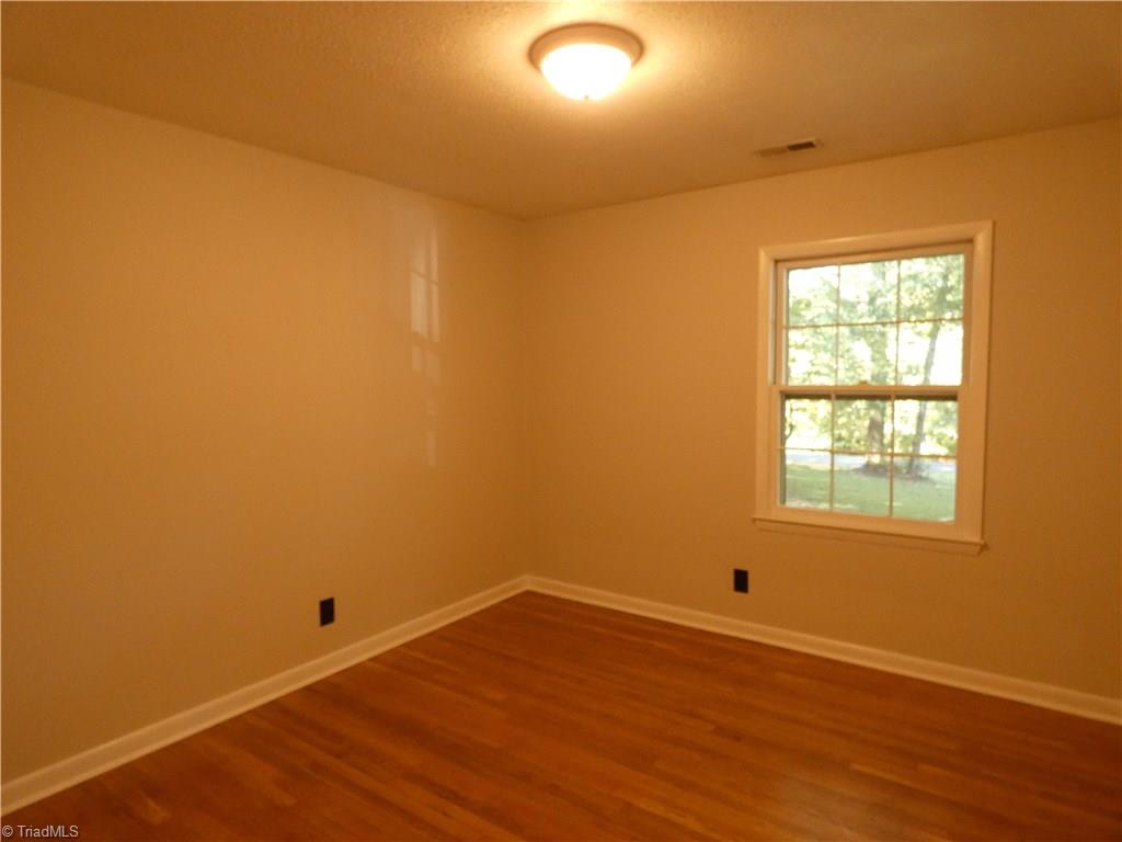 5719 Enfield Road Pfafftown, NC 27040 - Photo 20 of 31 Gallery Image 20