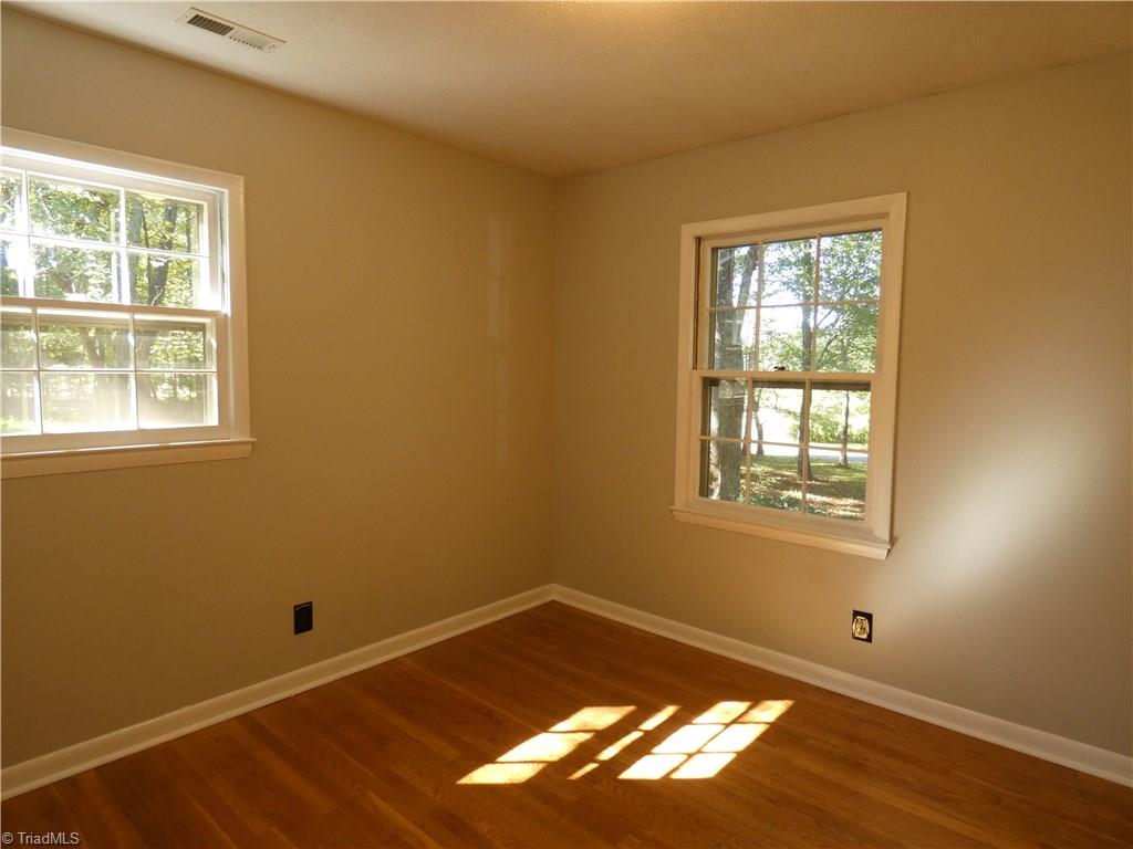 5719 Enfield Road Pfafftown, NC 27040 - Photo 21 of 31 Gallery Image 21