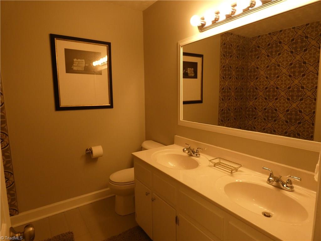 5719 Enfield Road Pfafftown, NC 27040 - Photo 22 of 31 Gallery Image 22