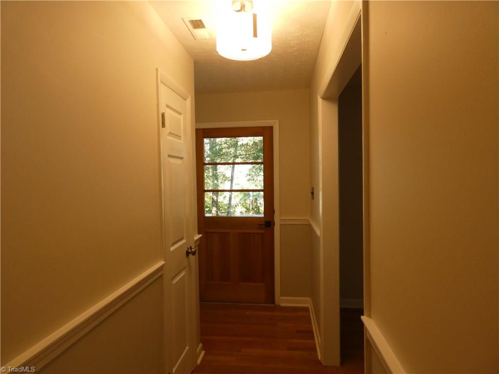 5719 Enfield Road Pfafftown, NC 27040 - Photo 4 of 31 Gallery Image 4