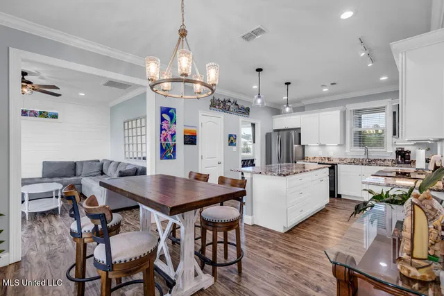 $1,099,000 | 95 Phillip Street, Bay St. Louis, MS 39520