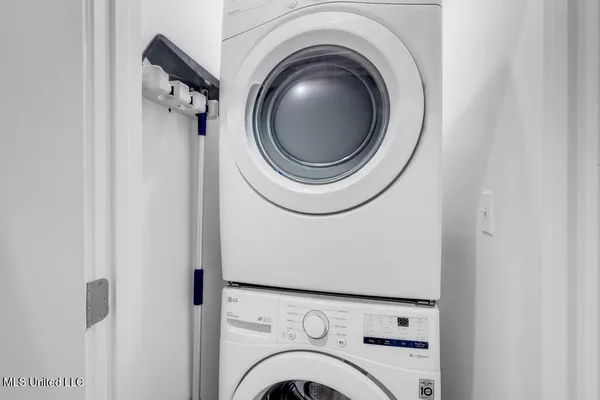 $1,099,000 | 95 Phillip Street, Bay St. Louis, MS 39520