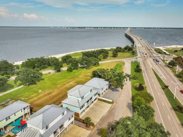 $1,099,000 | 95 Phillip Street, Bay St. Louis, MS 39520