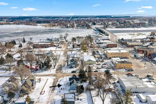$269,900 | 34 North 3rd Street, Winneconne, WI 54986