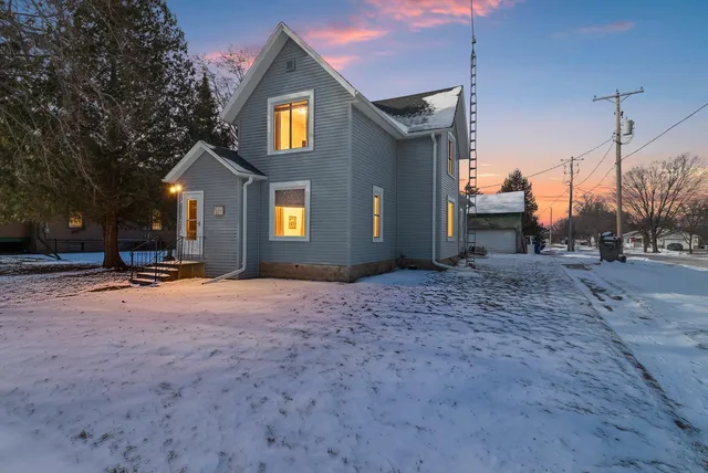 $284,900 | 34 North 3rd Street, Winneconne, WI 54986