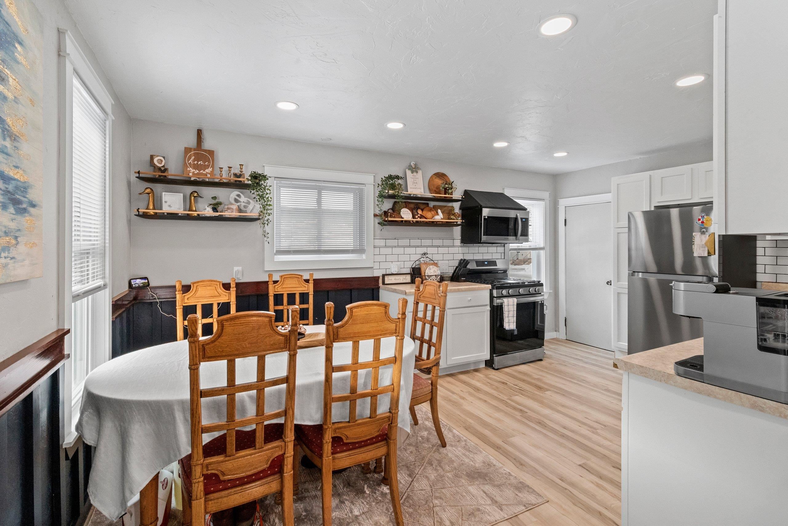 34 North 3rd Street Winneconne, WI 54986 - Photo 8 of 58