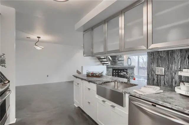 $225,000 | 2814 Leona Lane, Coraopolis, PA 15108