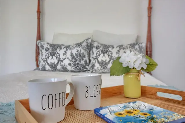 $225,000 | 2814 Leona Lane, Coraopolis, PA 15108