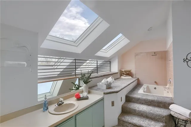 $225,000 | 2814 Leona Lane, Coraopolis, PA 15108