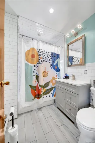 $825,000 | 4153 Gunther Avenue | Wakefield