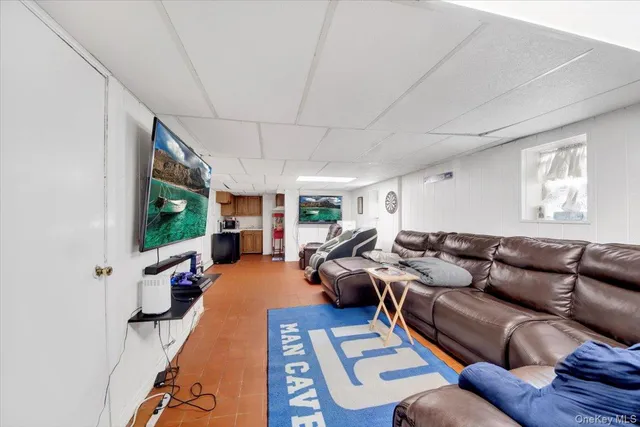 $825,000 | 4153 Gunther Avenue | Wakefield