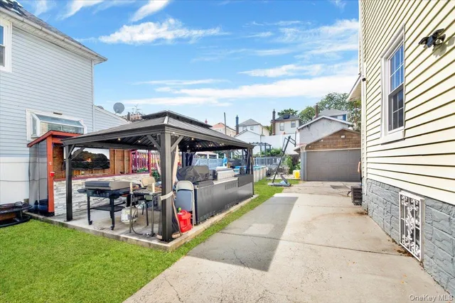 $825,000 | 4153 Gunther Avenue | Wakefield