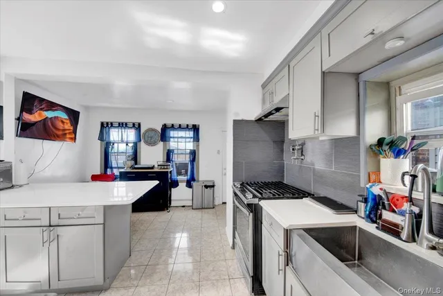 $825,000 | 4153 Gunther Avenue | Wakefield