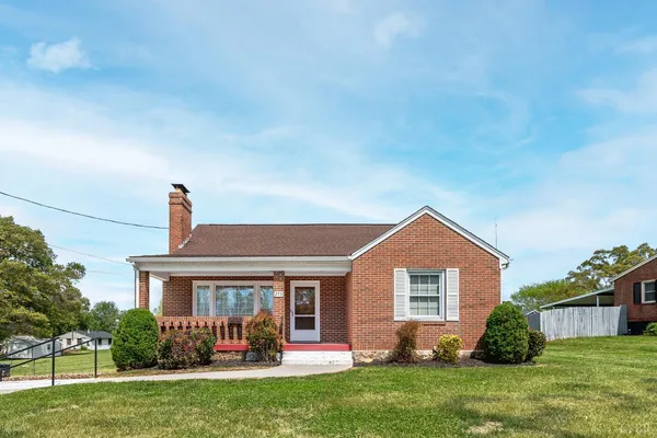 $259,900 | 275 Seminole Drive, Madison Heights, VA 24572