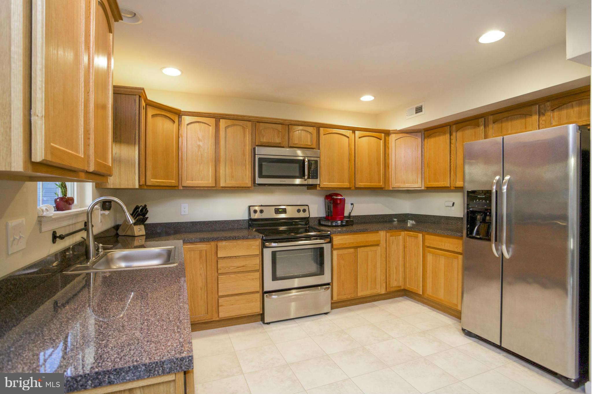 7504 Riddle Avenue Baltimore, MD 21224 - Photo 2 of 27 Kitchen
