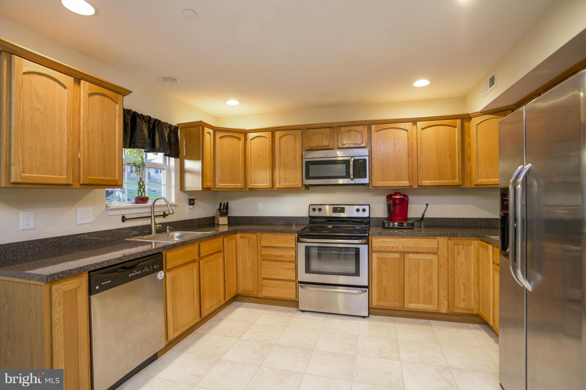 7504 Riddle Avenue Baltimore, MD 21224 - Photo 9 of 27 Kitchen