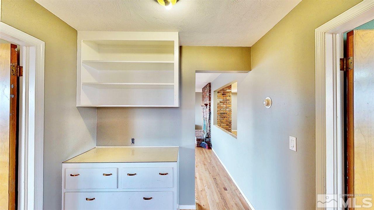 795 Thoma Street Reno, NV 89502 - Photo 16 of 40 a room with a closet and mirror