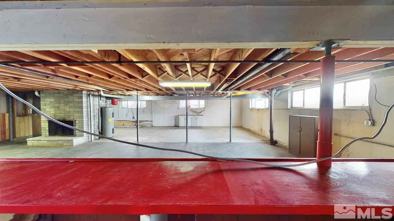 795 Thoma Street Reno, NV 89502 - Photo 32 of 40 a view of a indoor swimming pool