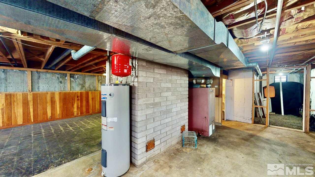 795 Thoma Street Reno, NV 89502 - Photo 34 of 40 a view of under an umbrella