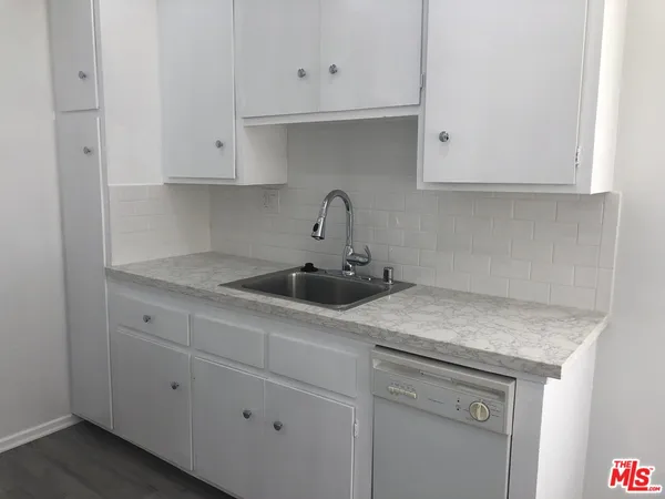 $2,650 | 744 Pier Avenue, Unit 4, Santa Monica, CA 90405