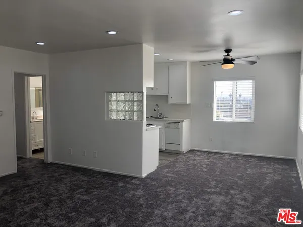 $2,650 | 744 Pier Avenue, Unit 4, Santa Monica, CA 90405