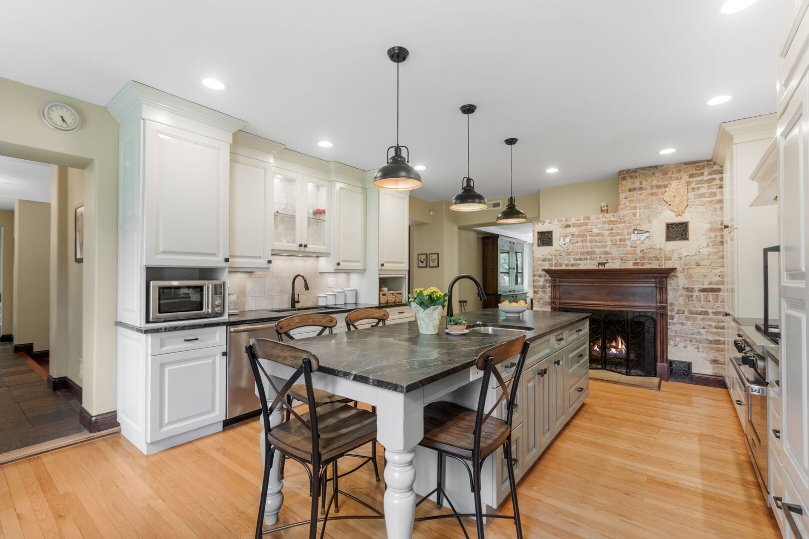 1520 Telegraph Road Lake Forest, IL 60045 - Photo 9 of 42