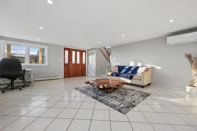 $1,150,000 | 44 Washington Parkway, Stratford, CT 06615