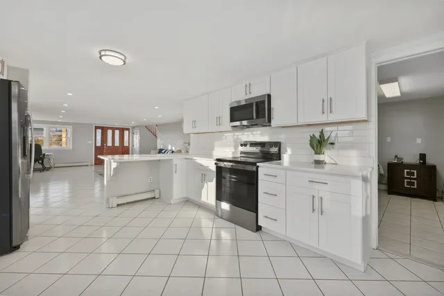 $1,150,000 | 44 Washington Parkway, Stratford, CT 06615