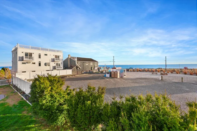 $1,150,000 | 44 Washington Parkway, Stratford, CT 06615