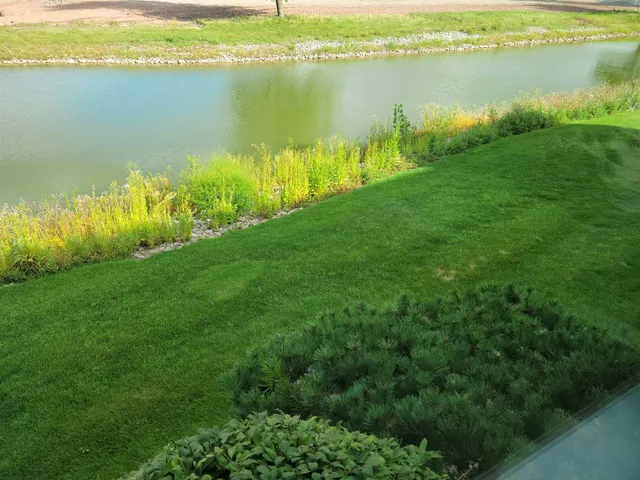 $345,000 | 1228 Cameron Circle, Neenah, WI 54956