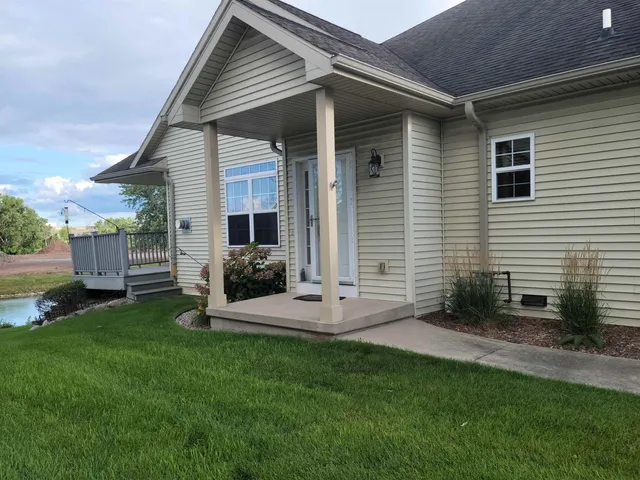 $345,000 | 1228 Cameron Circle, Neenah, WI 54956