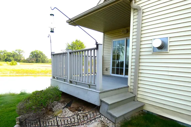 $345,000 | 1228 Cameron Circle, Neenah, WI 54956