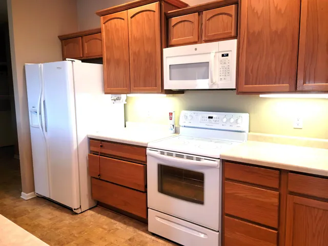 $345,000 | 1228 Cameron Circle, Neenah, WI 54956