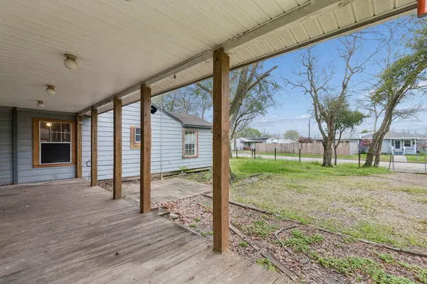 $1,800 | 2326 28th Avenue North, Texas City, TX 77590