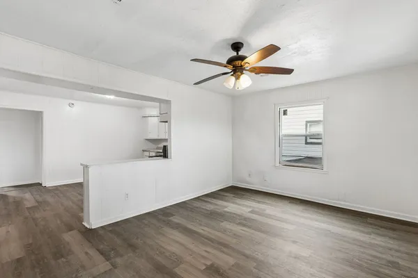 $1,800 | 2326 28th Avenue North, Texas City, TX 77590