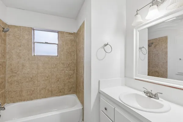 $1,800 | 2326 28th Avenue North, Texas City, TX 77590