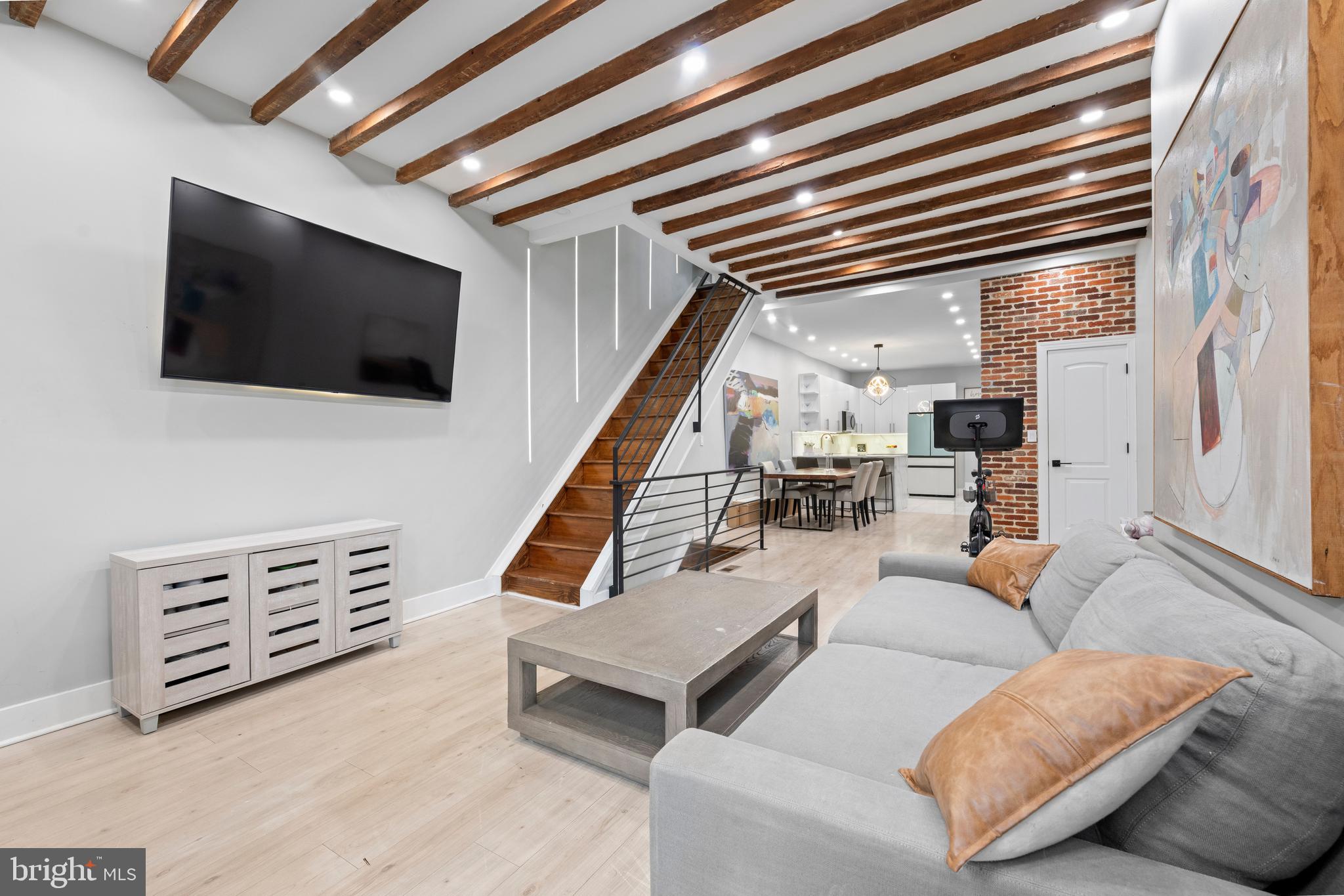 2008 Morris Street Philadelphia, PA 19145 - Photo 4 of 11