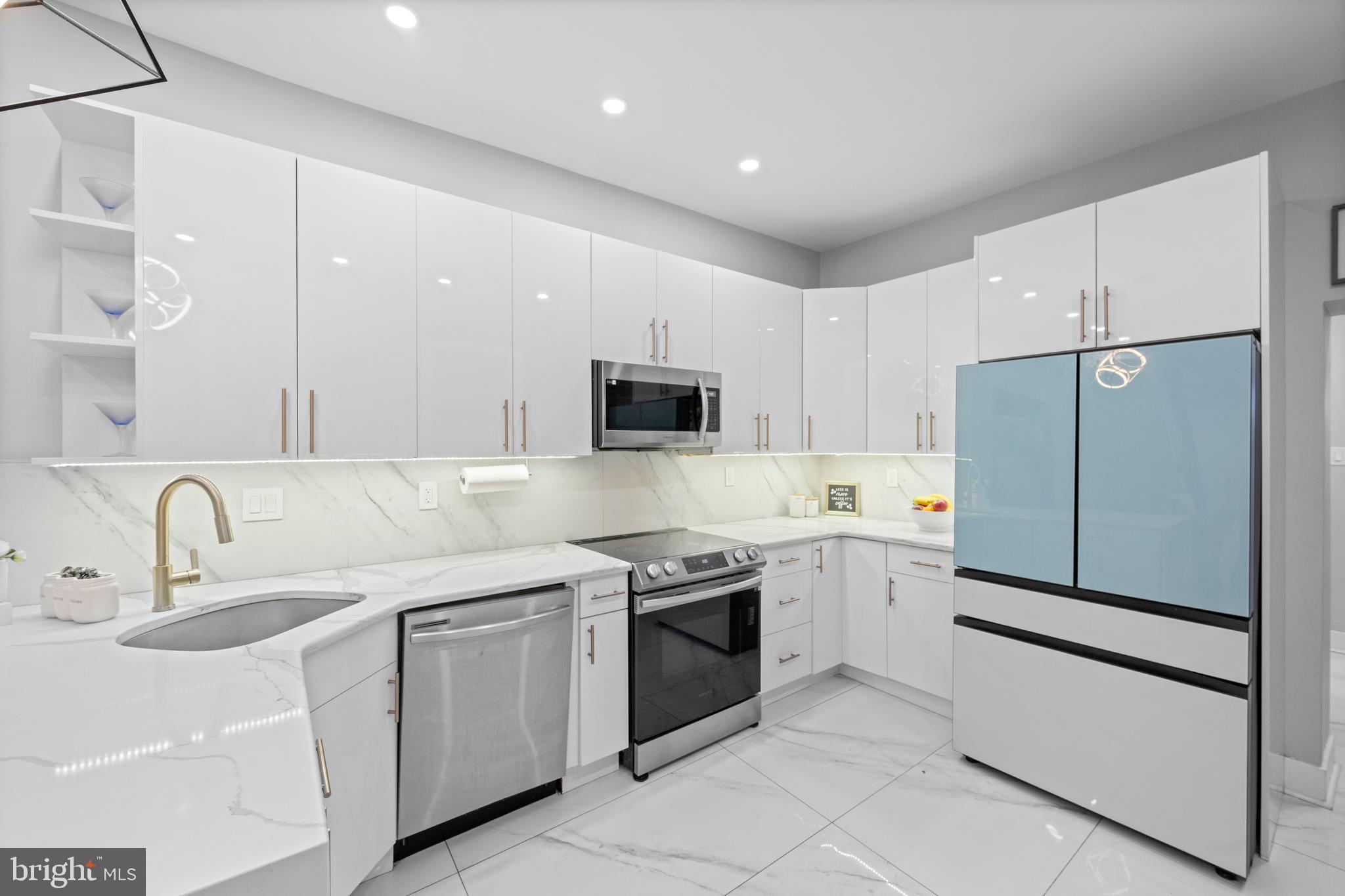 2008 Morris Street Philadelphia, PA 19145 - Photo 6 of 11